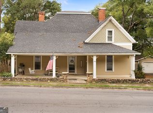 712 College St, Calhoun, GA 30701