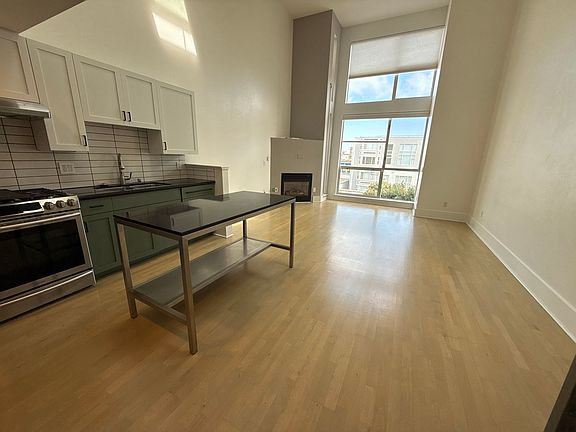 2nd image of 250 Clara St Unit 15