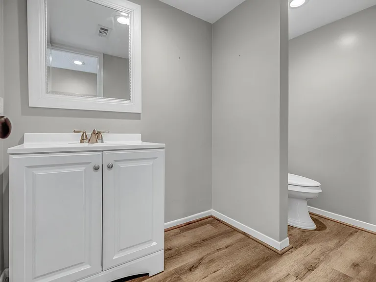 1659 W Sam Houston Pkwy S — Photo 16
