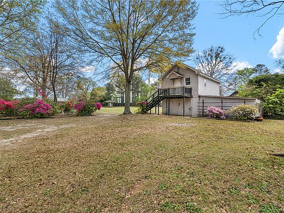 4th image of 784 Lee Road 234