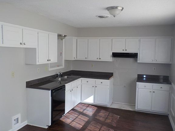 3rd image of 3221 Aquarius Ave