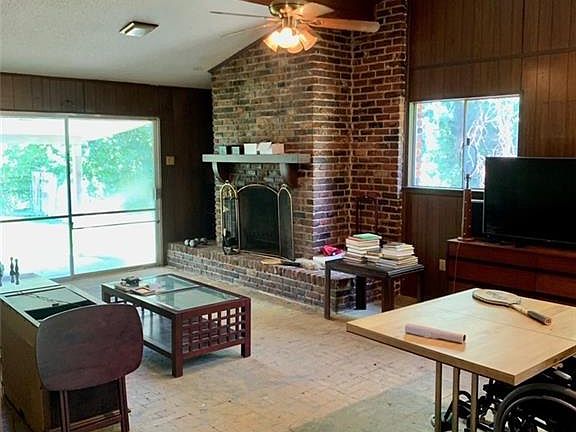 5th image of 736 Fairfield Ave
