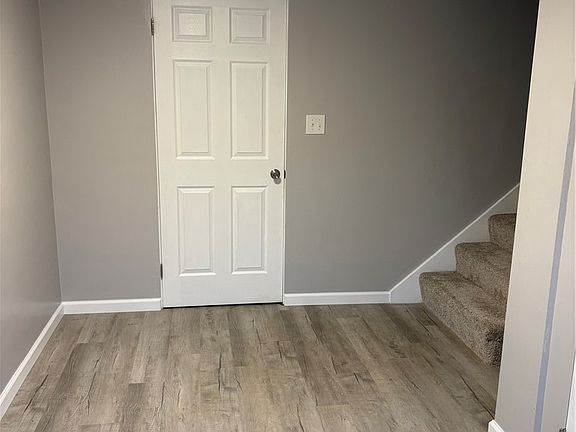 3rd image of 61 Patricia Ave