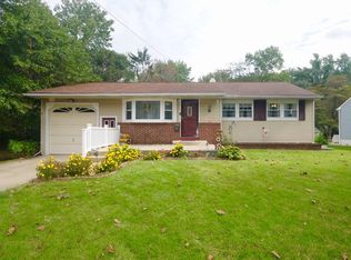 200 Larchmont Dr, Delanco, NJ 08075