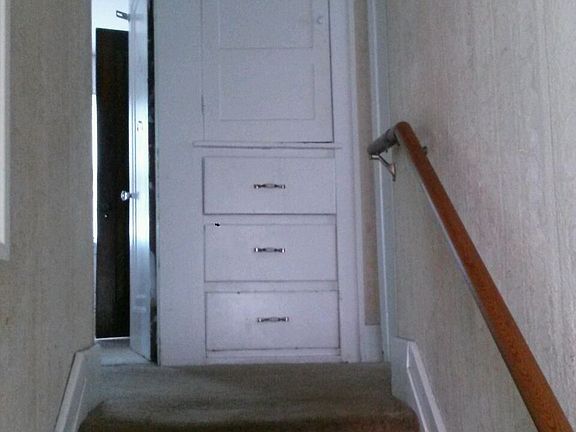 3rd image of 4915 Cortland St