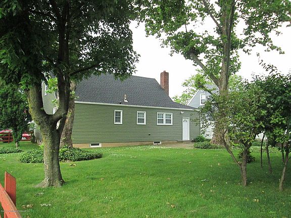 5th image of 74 Kirshon Ave