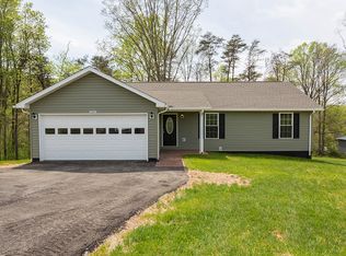 5261 Saunders Rd, Vinton, VA 24179