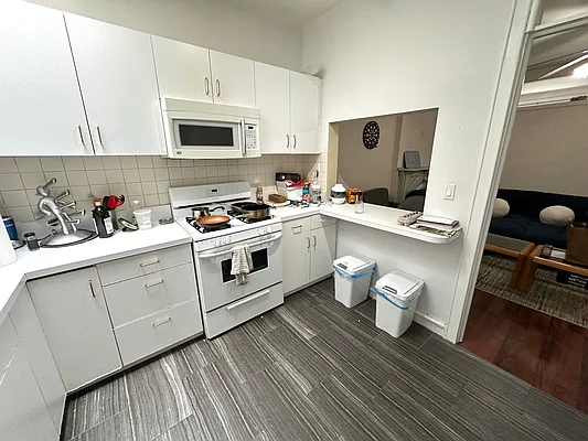 Rented by OvCo Realty | media 18