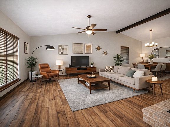 2nd image of 912 Lockhart Dr