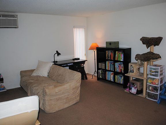 4th image of 2805 E Harbor Blvd #D