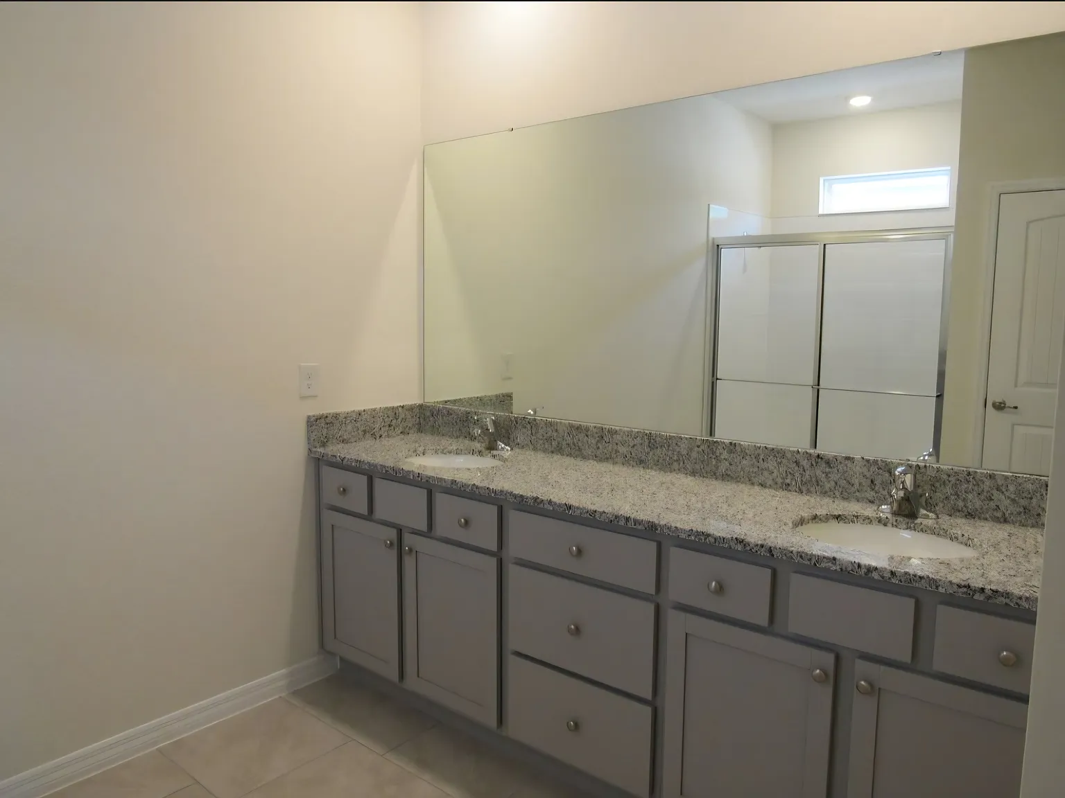 4 bed, 2098 sqft, $2,800 — Photo 3