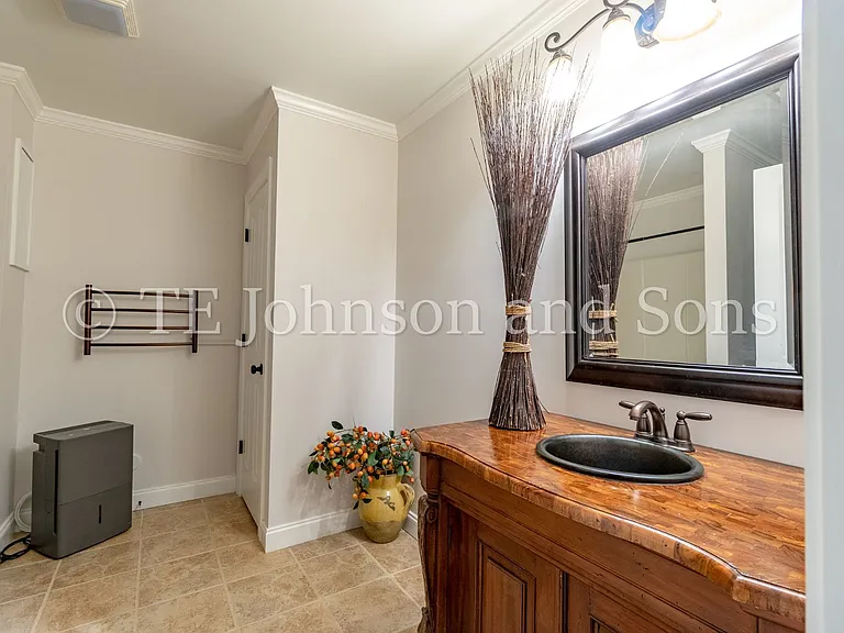 1112 Oakencroft Ct — Photo 43