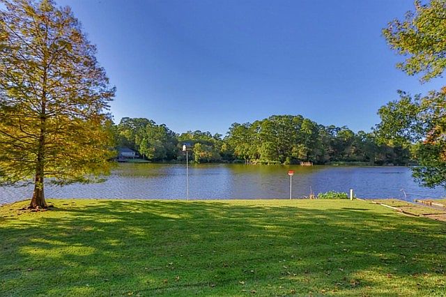 1st image of 2191 Greentree Dr