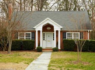 702 Twyckenham Dr, Greensboro, NC 27408