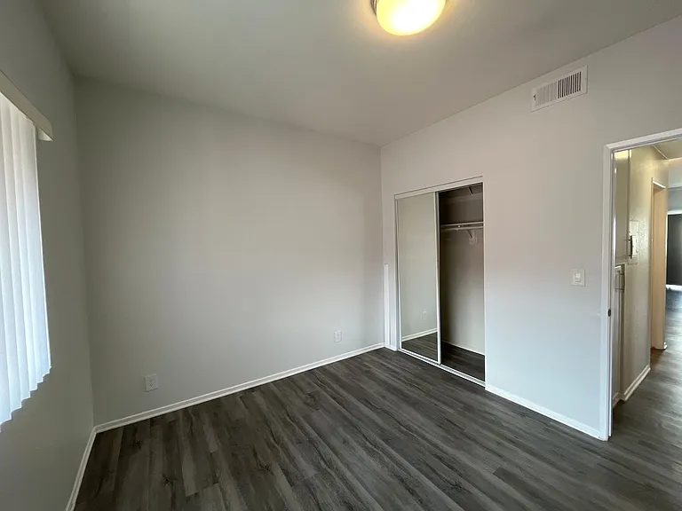 711 N. Sweetzer Ave — Photo 30
