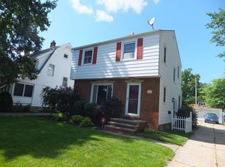 8102 Manorford Dr, Parma, OH 44129