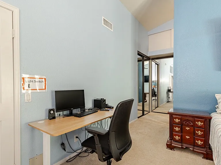 700 E 17th Ave — Photo 6