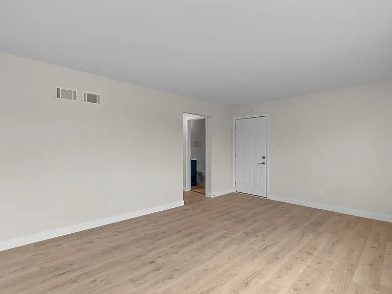 4617 Virginia Ave — Photo 11