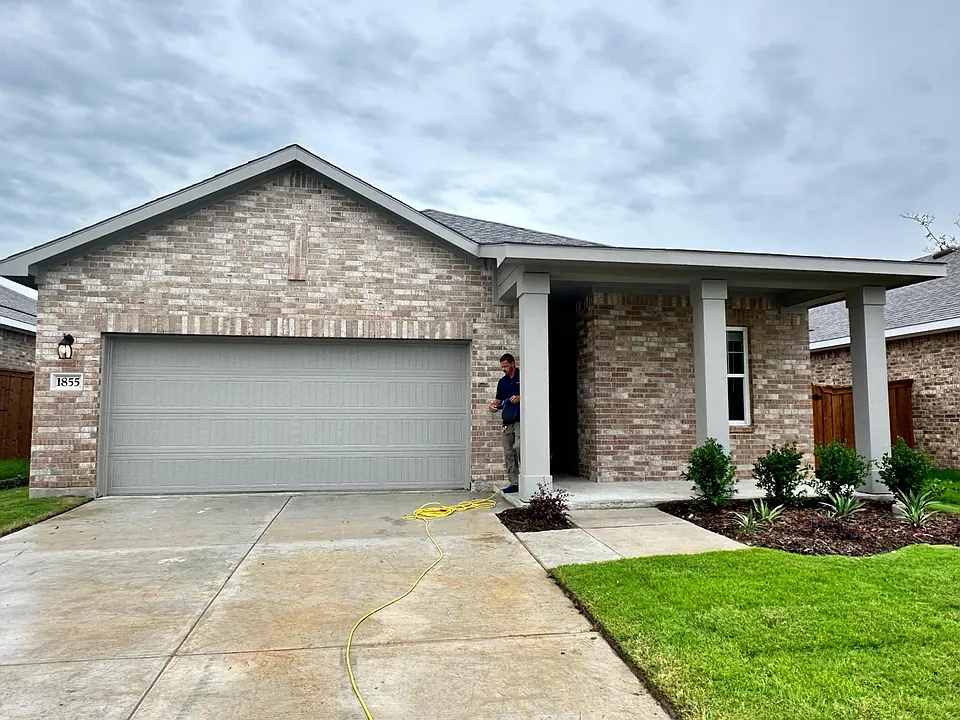 1855 Lockhart Dr
