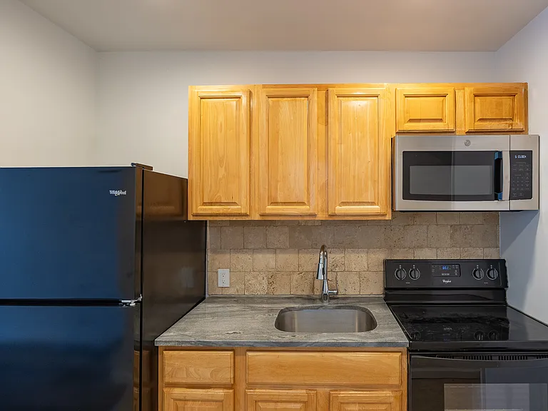 17 E Ashmead St — Photo 13