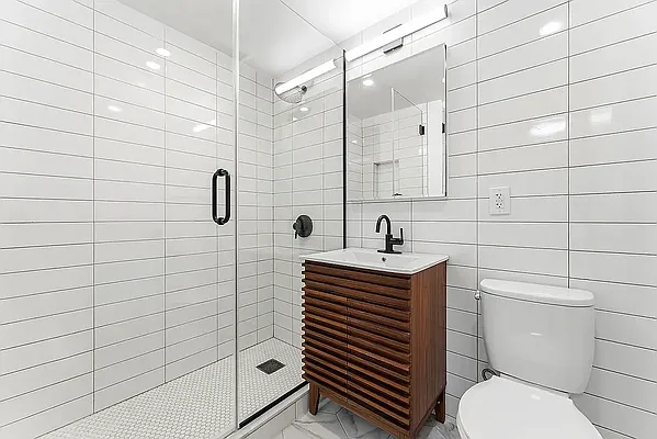 Bathroom, photo 1
