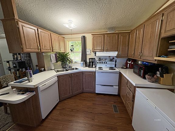 2nd image of 11899 Blue Rock Rd