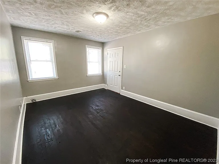 210 E 16th St #1 — Photo 8
