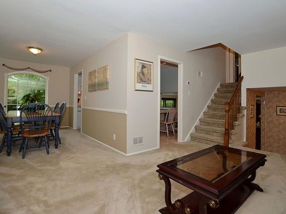 4th image of 31 Culver Ct