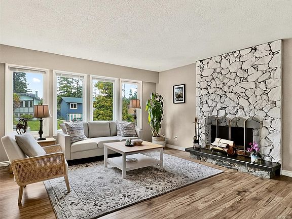 3rd image of 4378 Torrington Pl