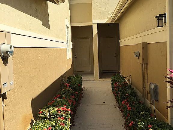 4th image of 2074 Pasa Verde Ln