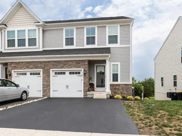 106 Kati Ct, Gilbertsville, PA 19525