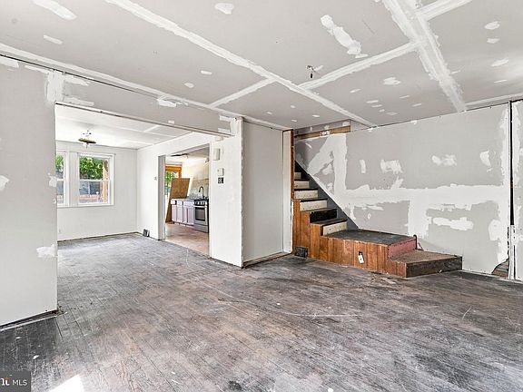 5th image of 3013 Porter Rd