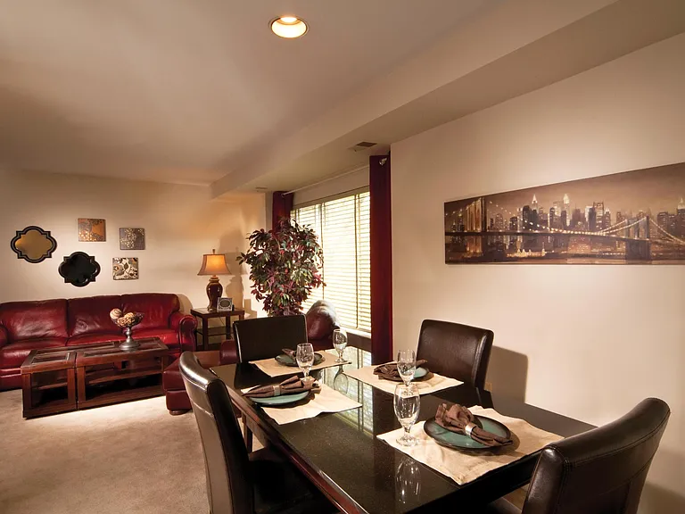 Rossbrooke Apartments and Townhomes — Photo 6