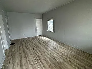 1014 Huffman St #1 — Photo 4