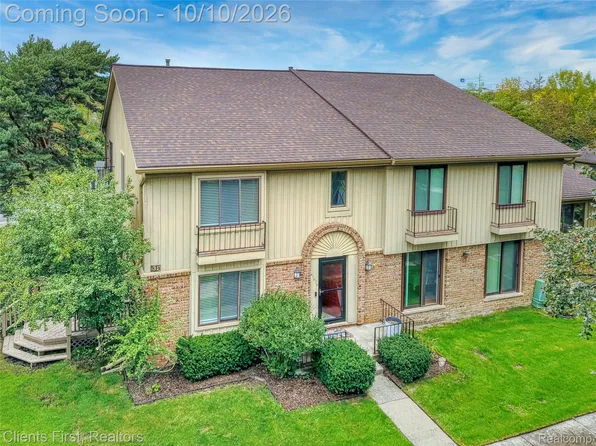 41626 Bedford Dr #123, Canton, MI 48187