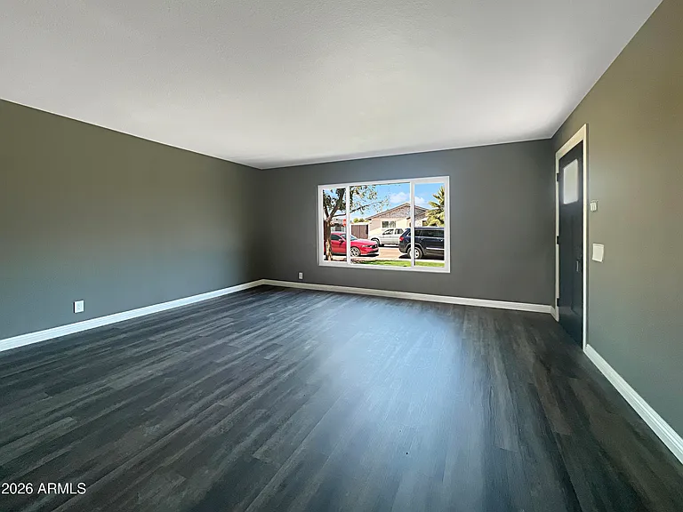 8201 E Whitton Ave — Photo 12