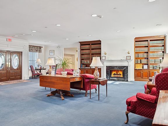 3rd image of 33 W 2nd St