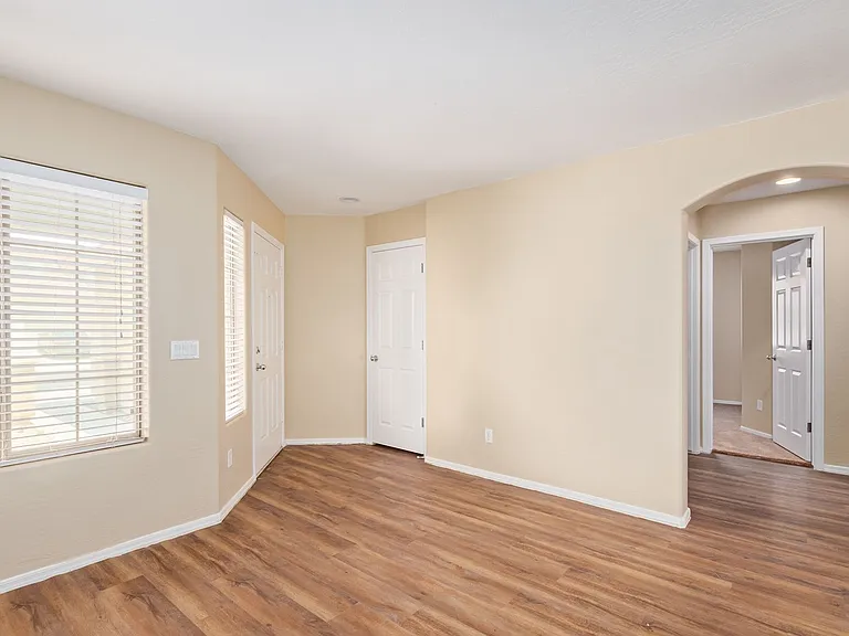 23809 W Adams St — Photo 5