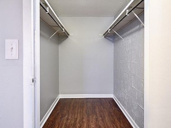 3rd image of 146 Walnut Dr #100