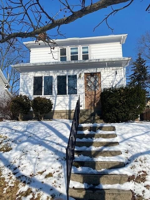 1st image of 31 E Bruce Ave