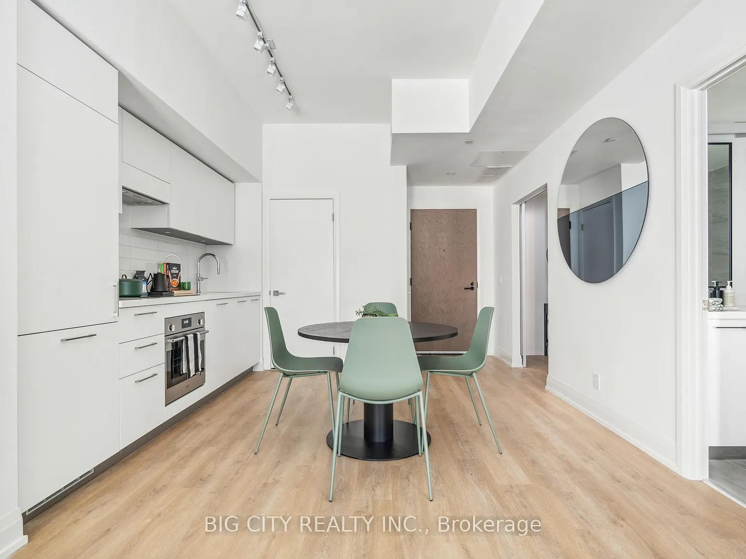2 bed, $2,500 — Photo 3