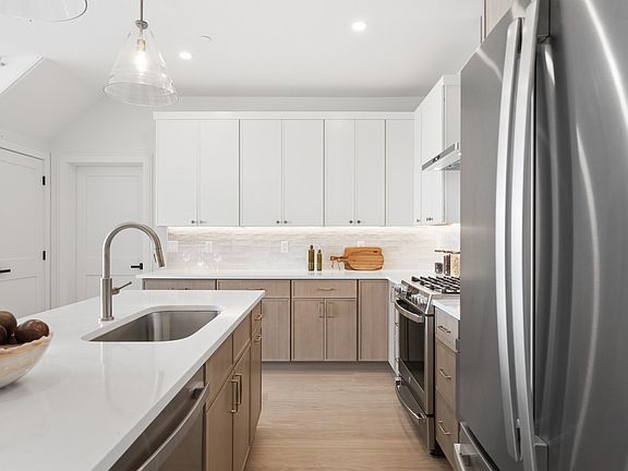 5th image of 28 Geneva St #205R