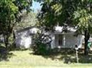 704 E Bank St, Iowa Park, TX 76367