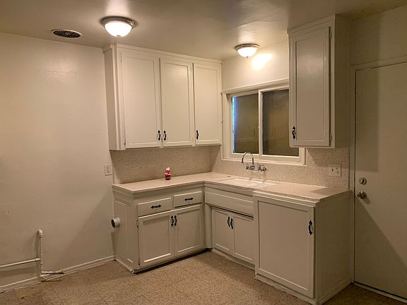 4th image of 2977 Garden Dr
