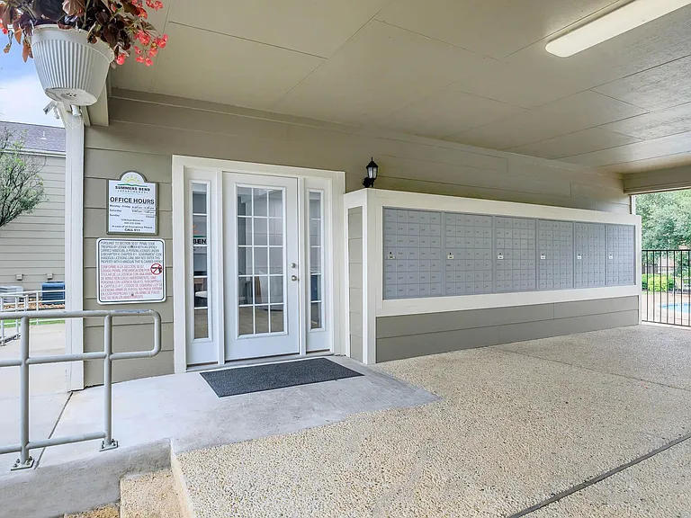 Summers Bend Apartments — Photo 24