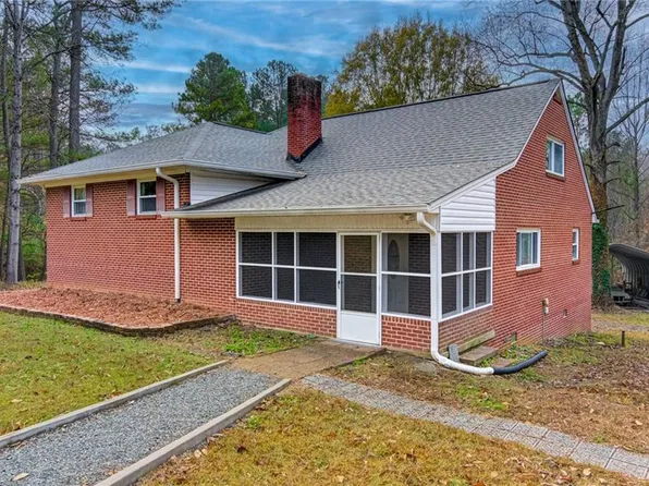 4060 Langden Dr, Winston Salem, NC 27107