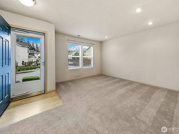 2nd image of 200 Ferndale Court NE