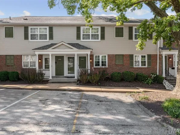 9134 Eager Rd, Saint Louis, MO 63144