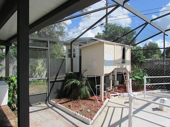3rd image of 1429 E Lombardy Dr
