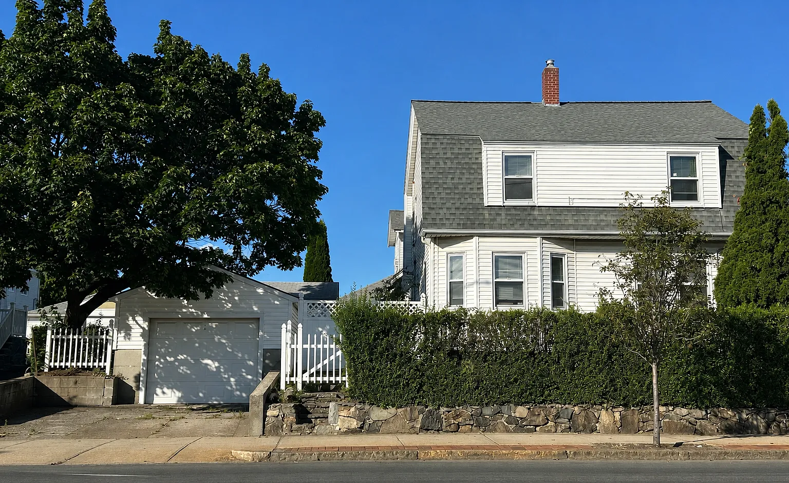 3 bed, 1.5 bath, 1450 sqft, $3,400 — Photo 1